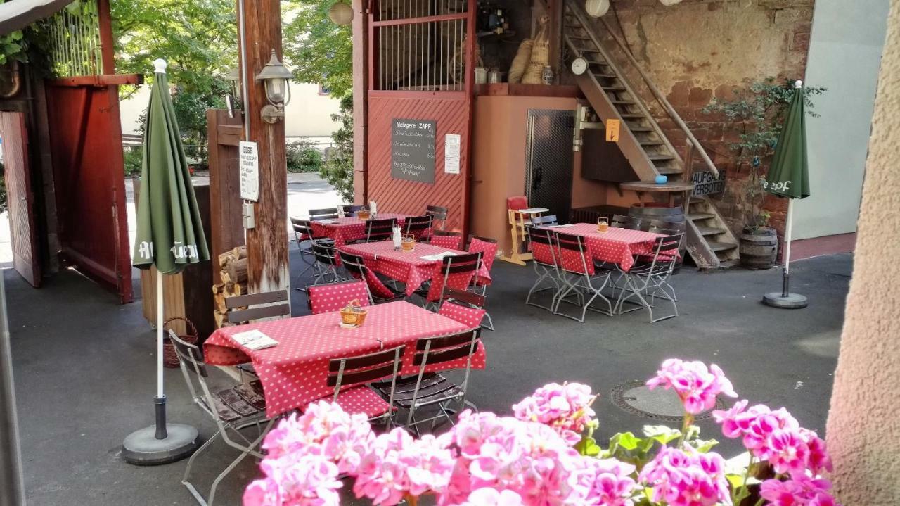 Wirtshaus & Hotel Zur Alten Brauerei Zapf Uettingen Exterior photo